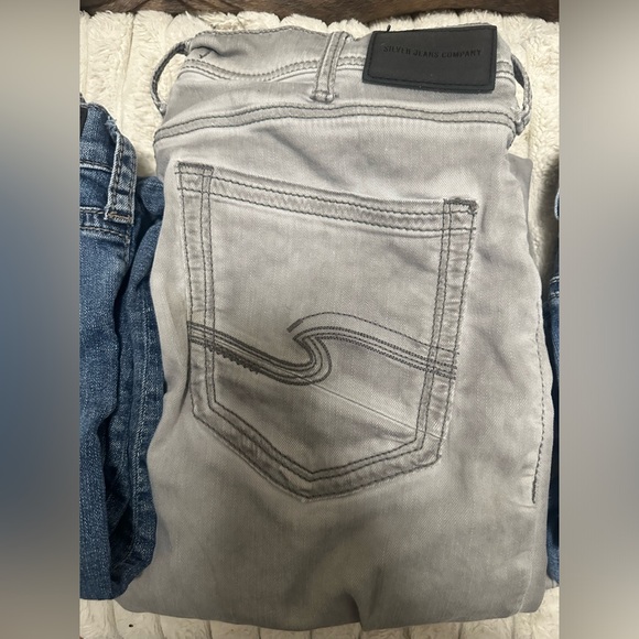 Lightly used Men’s Jeans. - Picture 2 of 4